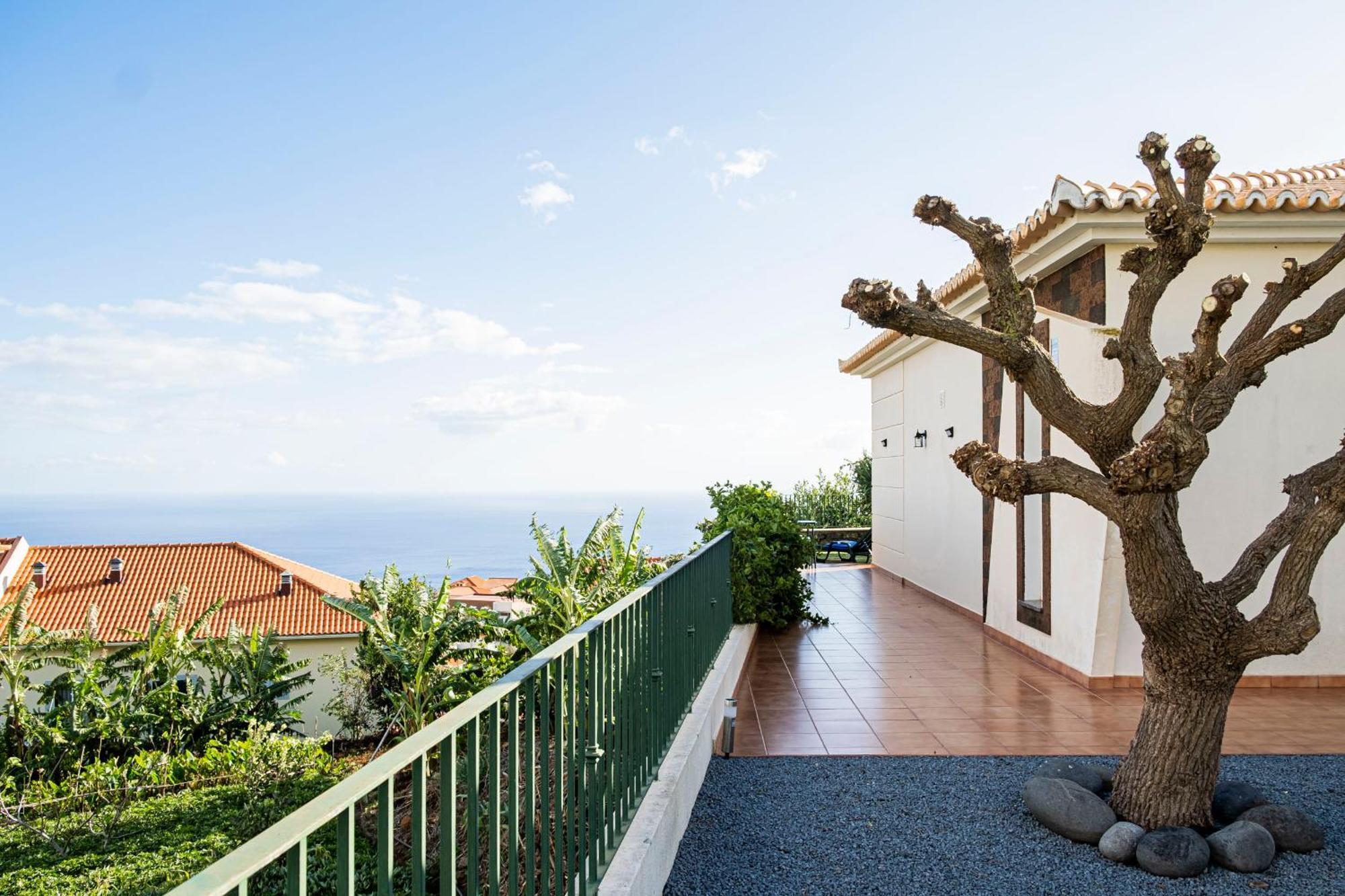Namaste House II Appartement Funchal  Buitenkant foto