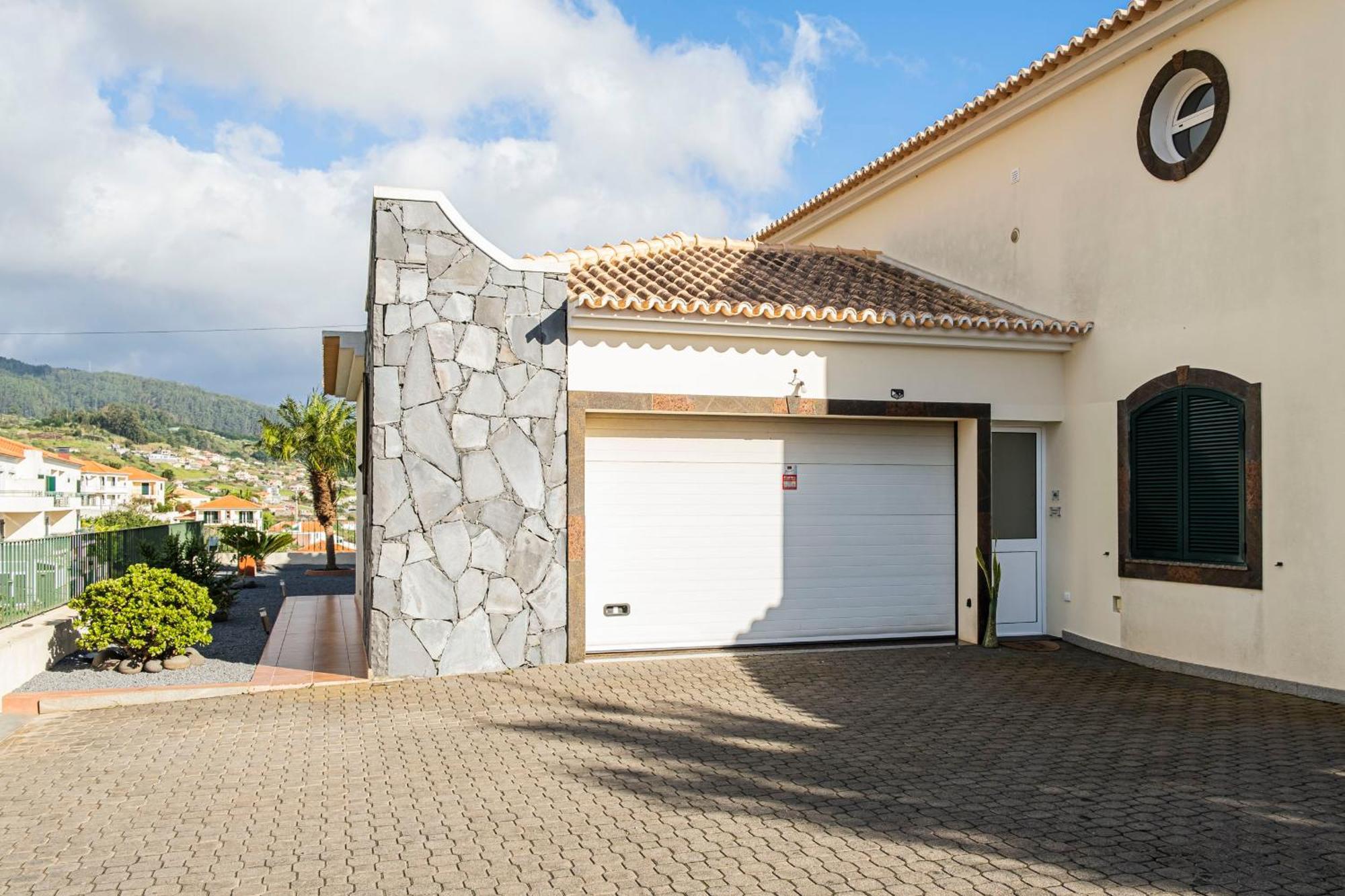Namaste House II Appartement Funchal  Buitenkant foto